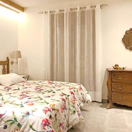 4 Bedrooms House With Terrace And Wifi At Cretas Esterno foto